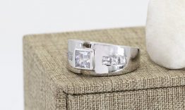 Mua nhẫn nam đẹp tại hcm ở đâu chất lượng, uy tín?