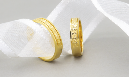 Bạn có biết vì sao nhẫn cưới vàng 24k ít được ưa chuộng hơn so với nhẫn cưới vàng 18k?