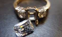Một số rắc rối trong quá trình đeo nhẫn cưới mà ai cũng từng gặp phải và cách giải quyết