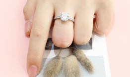 4 kiểu nhẫn đính hôn đơn giản mà vẫn sang trọng do Anh Phương Jewelry chế tác