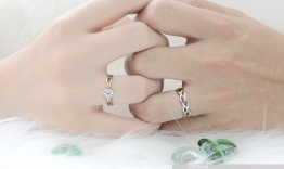 Thiết kế nhẫn cưới vàng trắng theo yêu cầu