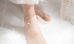 Nên đeo lắc chân như thế nào?