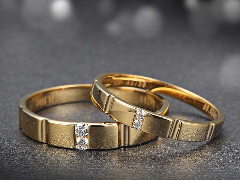 Nên mua sắm nhẫn cưới vàng tớ hoặc vàng tây?