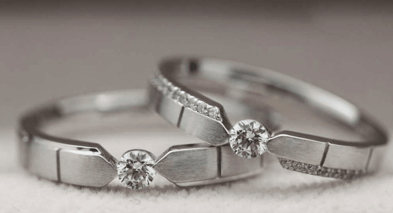 Nhẫn cưới bạch kim khác gì nhẫn cưới vàng trắng
