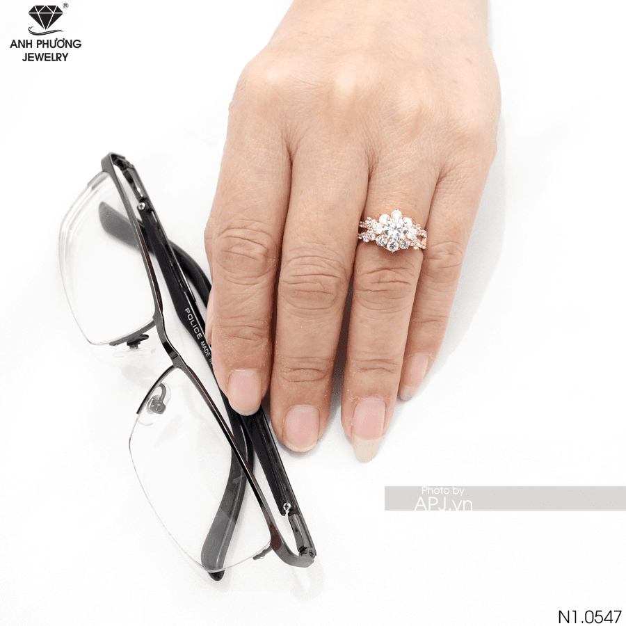 Nhẫn đính hôn vàng 18k N10547