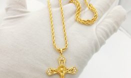 Các mẫu mặt dây chuyền thánh giá nữ