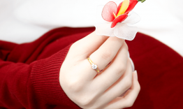 Nhẫn đeo ngón trỏ nữ có nên đeo không?