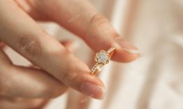 Gợi ý 4 thiết kế trang sức nữ nhẹ tênh cho ngày hè của nàng thêm rạng rỡ